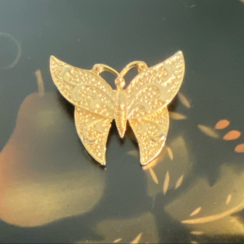 Vintage Butterly Women’s Gold Toned Costume Jewelry Brooch Pin
